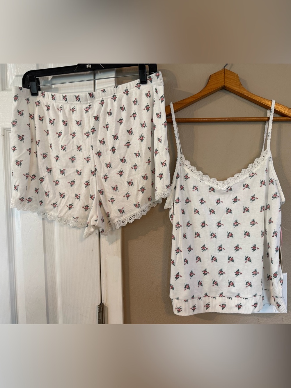 Women's White Floral Lace-Trim Camisole & Shorts Pajama Set